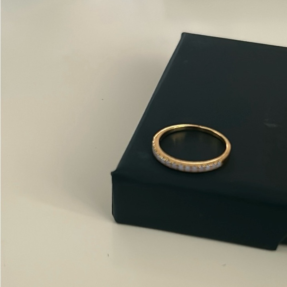 Elegant Gold Ring with Crystal Accents